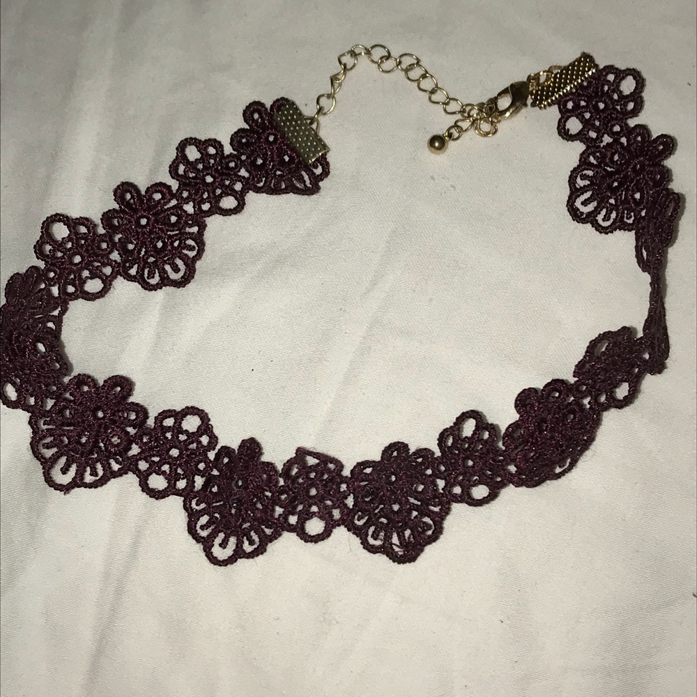 Flowered choker